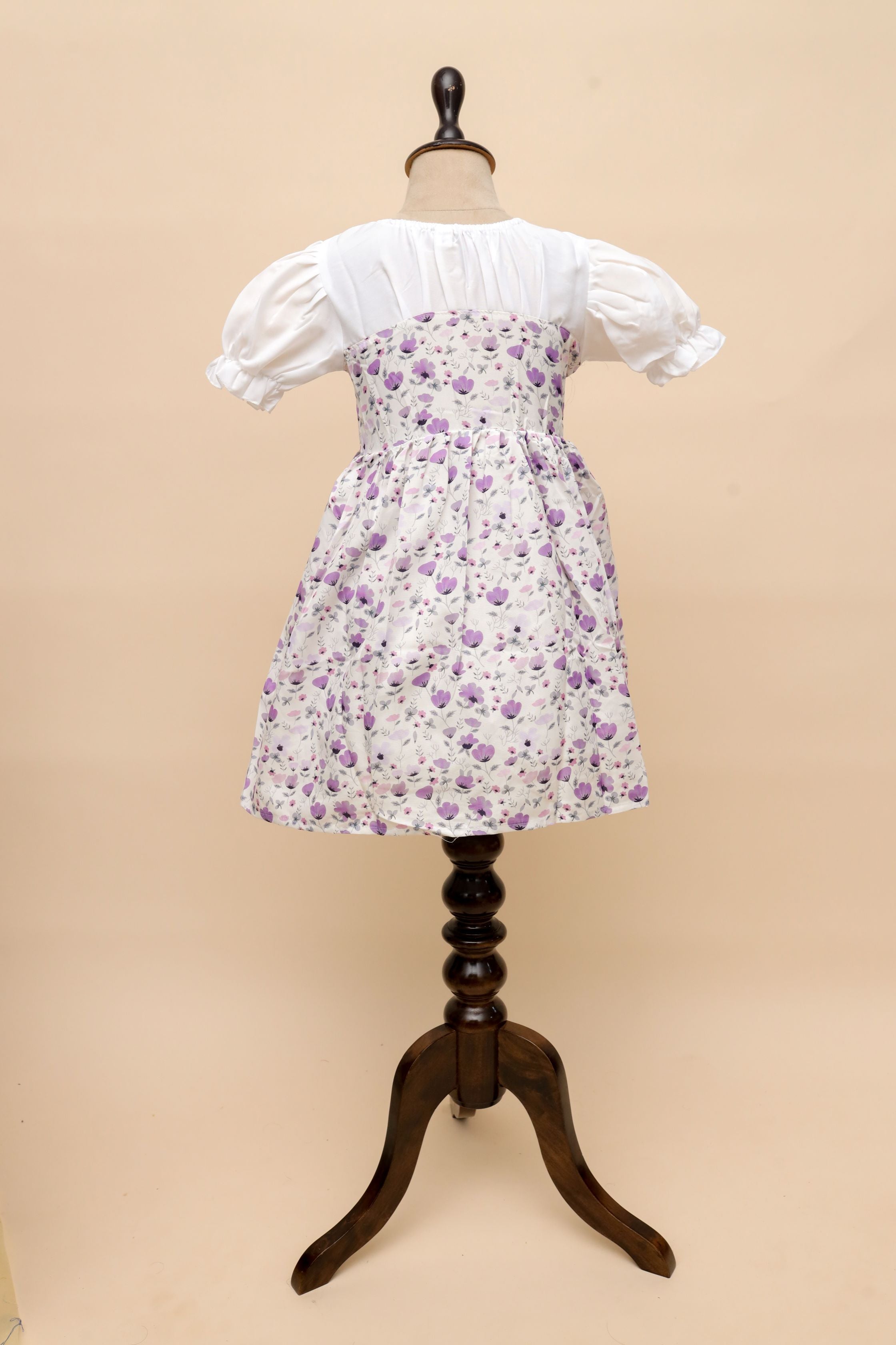 Classic Floral Party Dress with Puff Sleeves